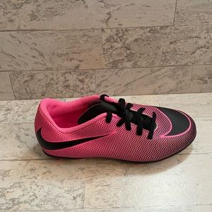 nike cleats, kids size 4, new without tags